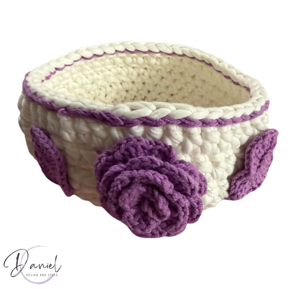 Ръчно плетен панер