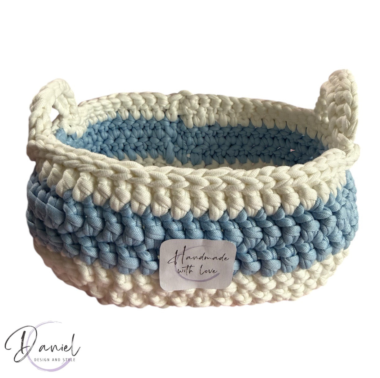 Ръчно плетен панер