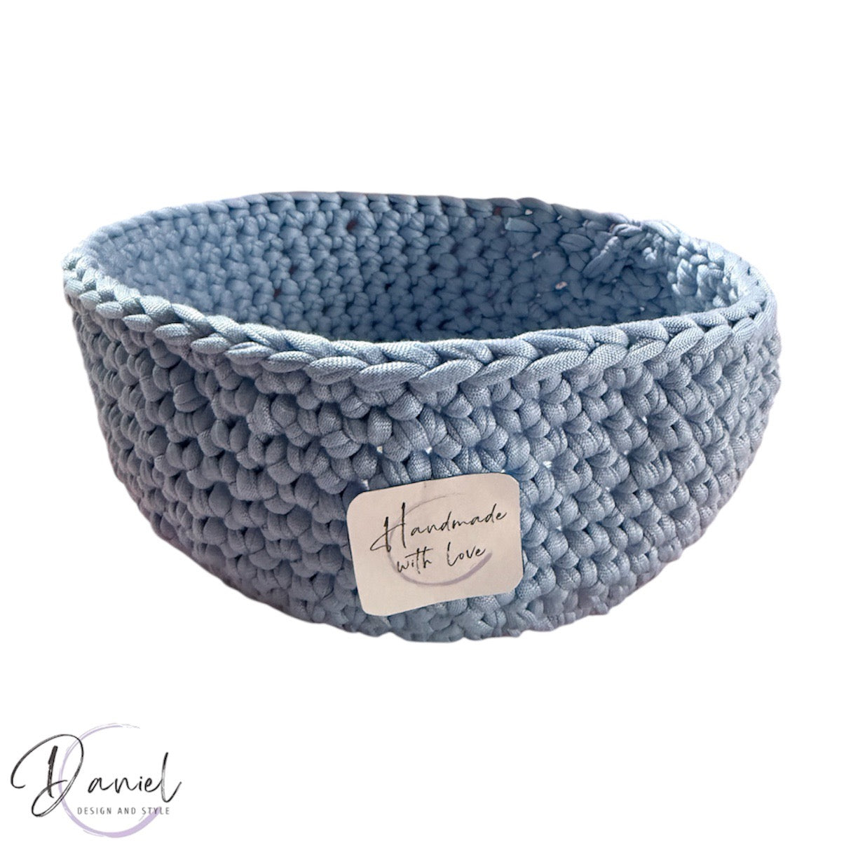 Ръчно плетен панер