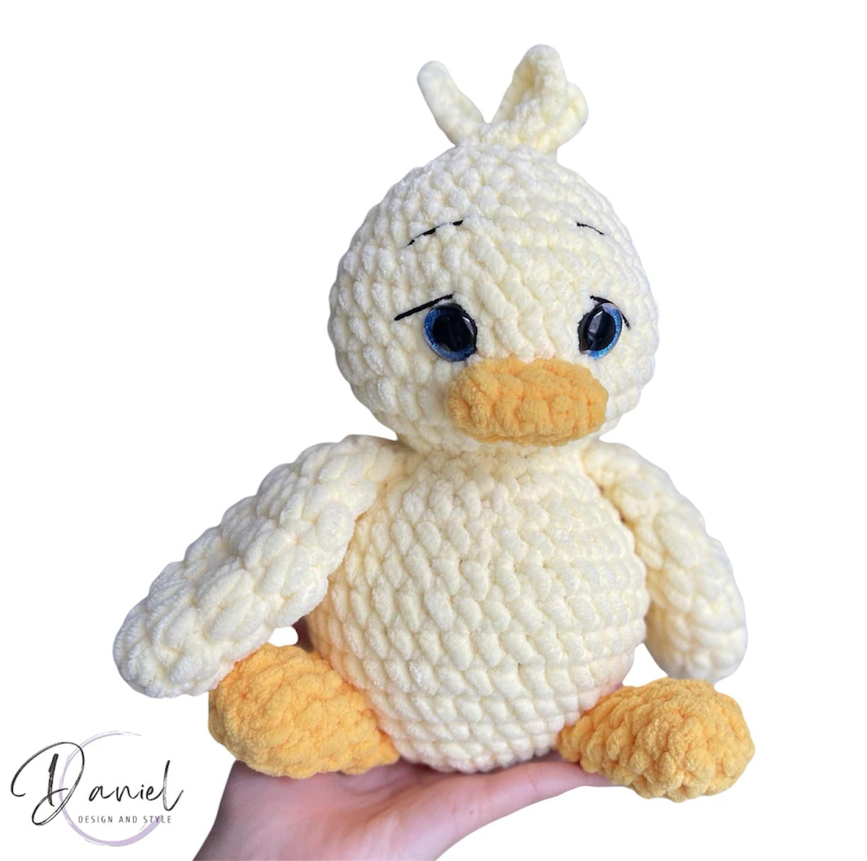 Ръчно изработена плюшена играчка.