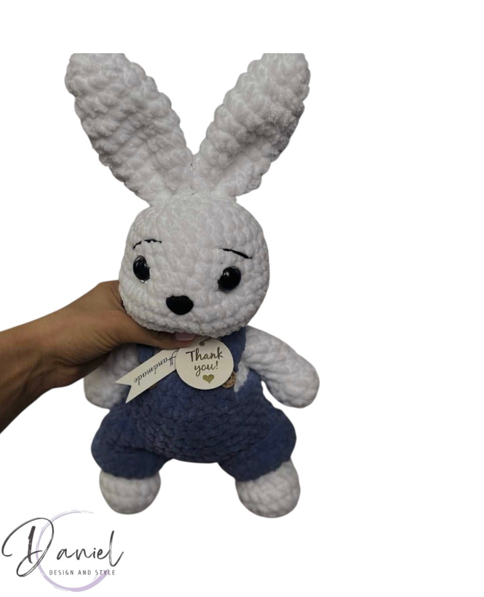 Ръчно изработена плюшена играчка